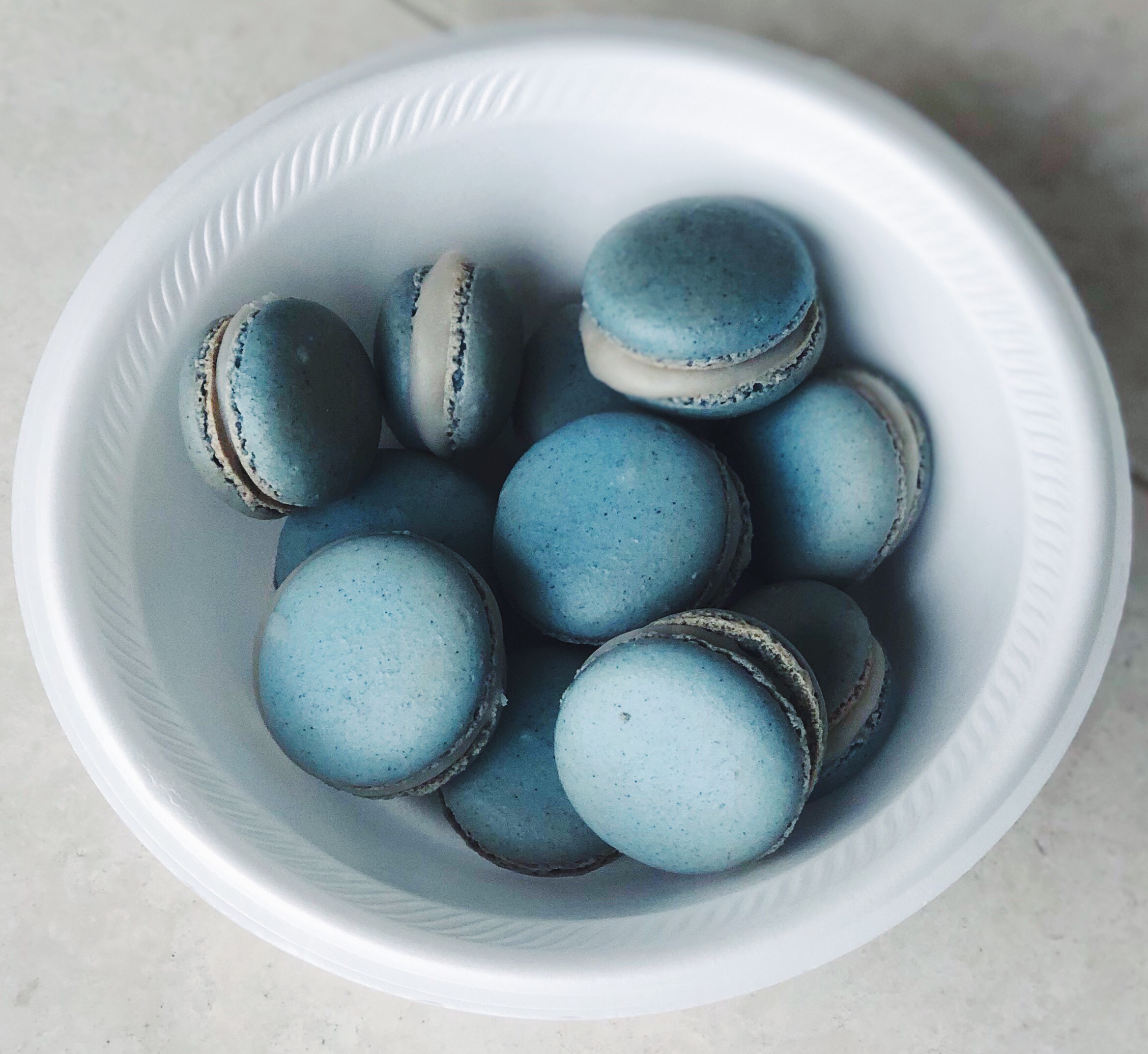 Perfectly blue macarons – Freddy's Harajuku